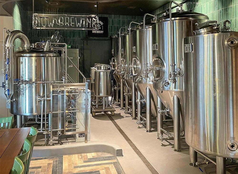 beer brewery equipment in Australia, brewery equipment, brewery, fermenter, electric heated brew house, 1000l fermenter unitank